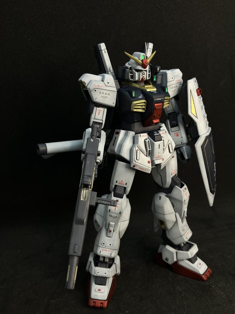 頭部や武器の合わせ目消したり、プラ板貼ったり!後ハメ化工したり!