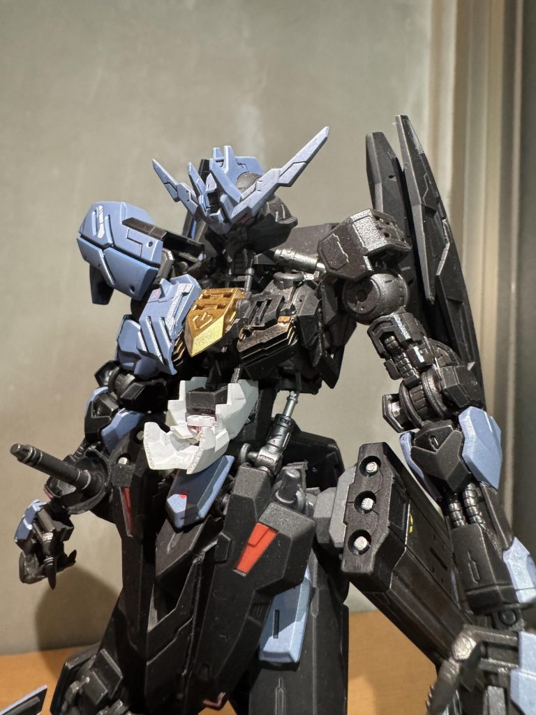 画像では一部ですが、一応フレームから外装は全部外せます。