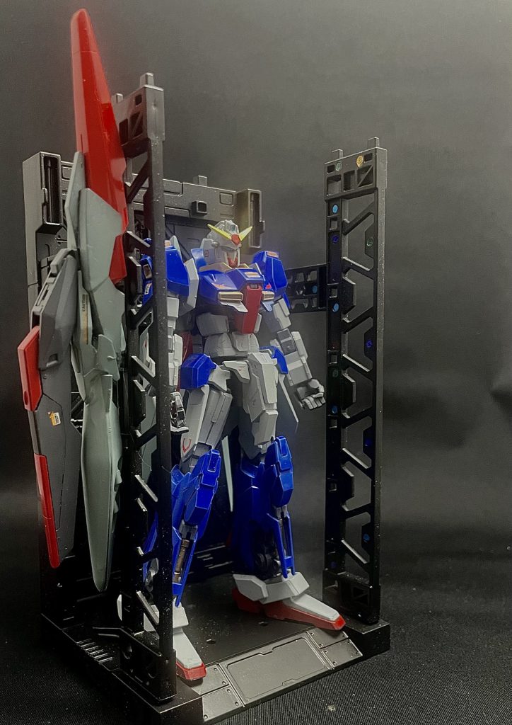 DATA-GUNDAM  (データ・ガンダム)–2枚目/制作者：F66