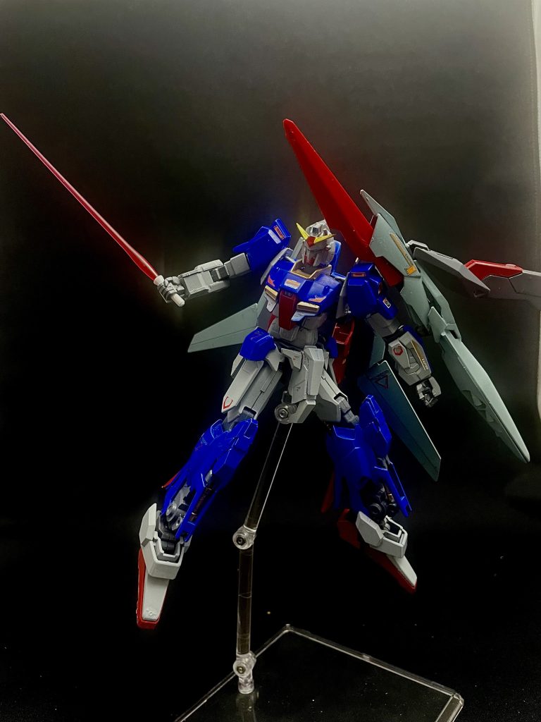 可変機構はよりシンプルに下半身回転型形態を採用。ムーバルフレームの組み込みにより高G下での変形にも耐えられる性能を有した。  