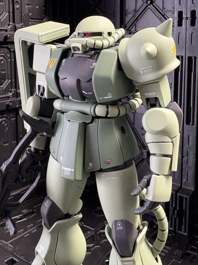 モノアイスリット部はA.O.Z風に幅ツメ加工して細くしています。個人的な嗜好です。