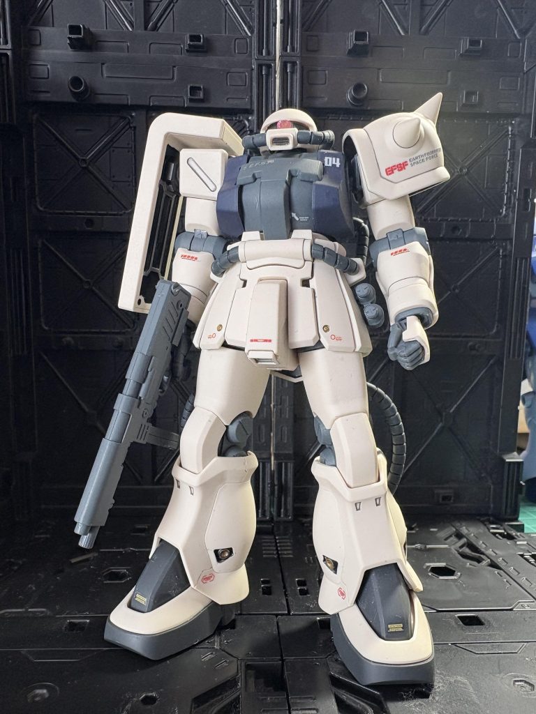 脚長いですよね。この子