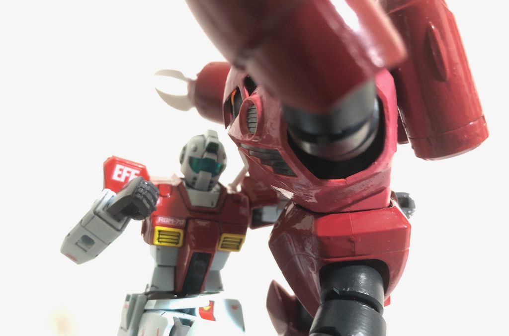 ちなみにオリジン版ではアムロがジムに乗ってシャアのズゴックと戦っており、反応速度の遅さに文句を言いつつ、なんとか撃退しておりました。