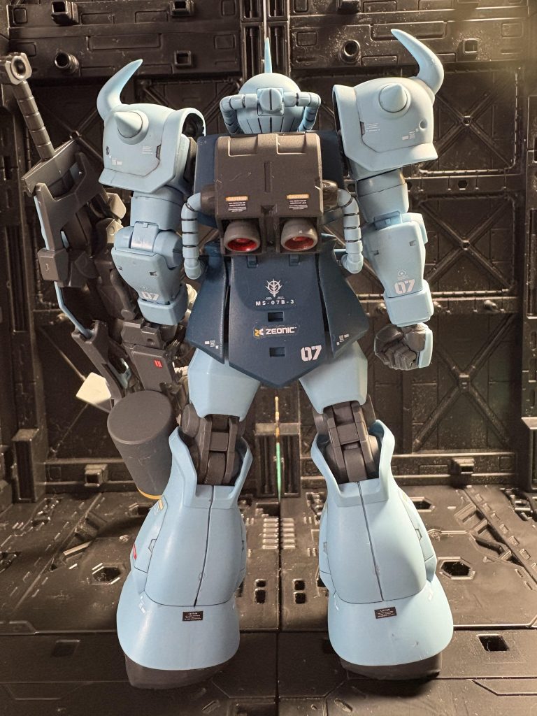 後ろ姿にも漢気を感じます