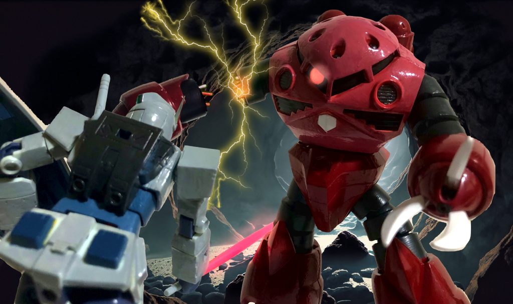 しかし、続くジャブロー攻防戦ではG-3ガンダムに乗り換えたユージとの一騎打ちの際にビームサーベルで右腕を切断されてしまい、あえなく退却しました。さらに共に行動していたアカハナ率いるアッガイ部隊もタカのヘビーガンダムによって全滅させられてしまいます。「私にプレッシャーをかけるパイロット達は一体何者なんだ⁈」シャアは敗走しながらつぶやきました。(ジャブローのくだりは原作通りですね。)