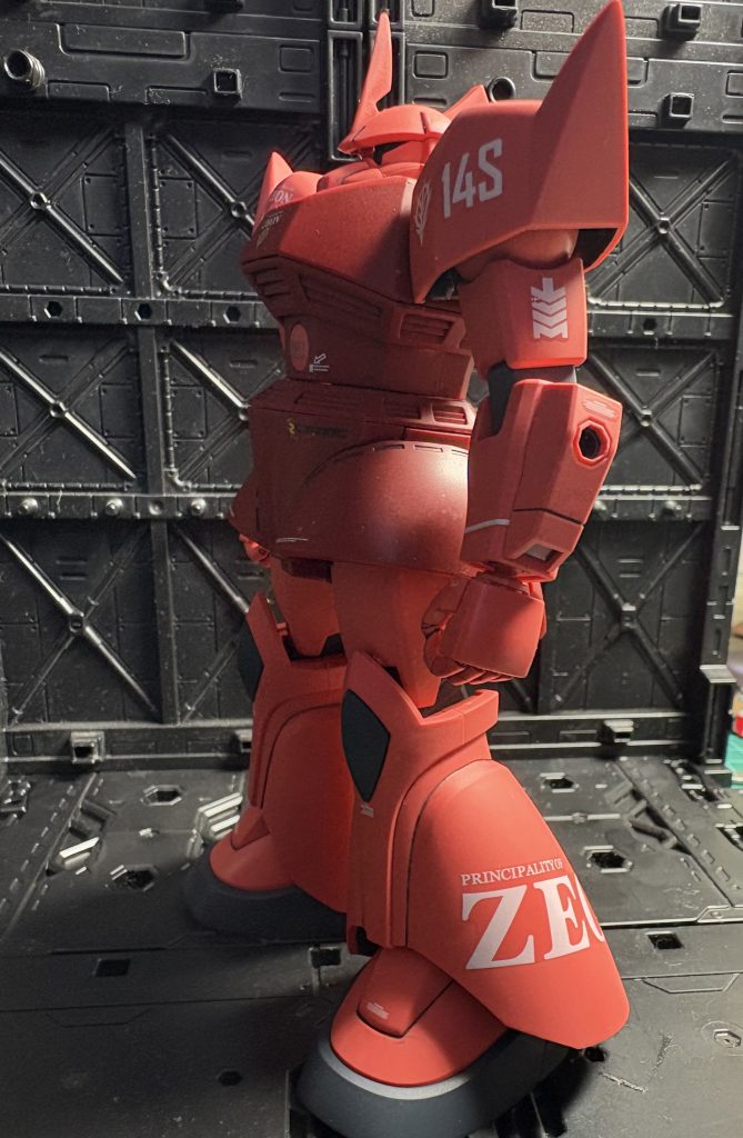 ゲルググにこの「ZEON」のデカールを貼りたくて作ってみました。