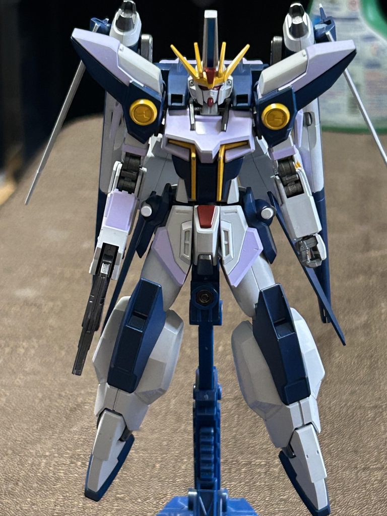 最初のカラーリング、キラの青とアスランの赤を混ぜて紫イメージで作りましたが、色味が薄く納得出来なかったので、紫パーツは再度赤に塗り直して納得のいく出来になりました!