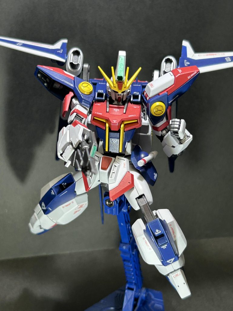 ビームライフル構え。設定としては、エネルギー枯渇により実弾兵器メインの世界になったので、フェイズシフト装甲があるストライクは盾を持ちません!