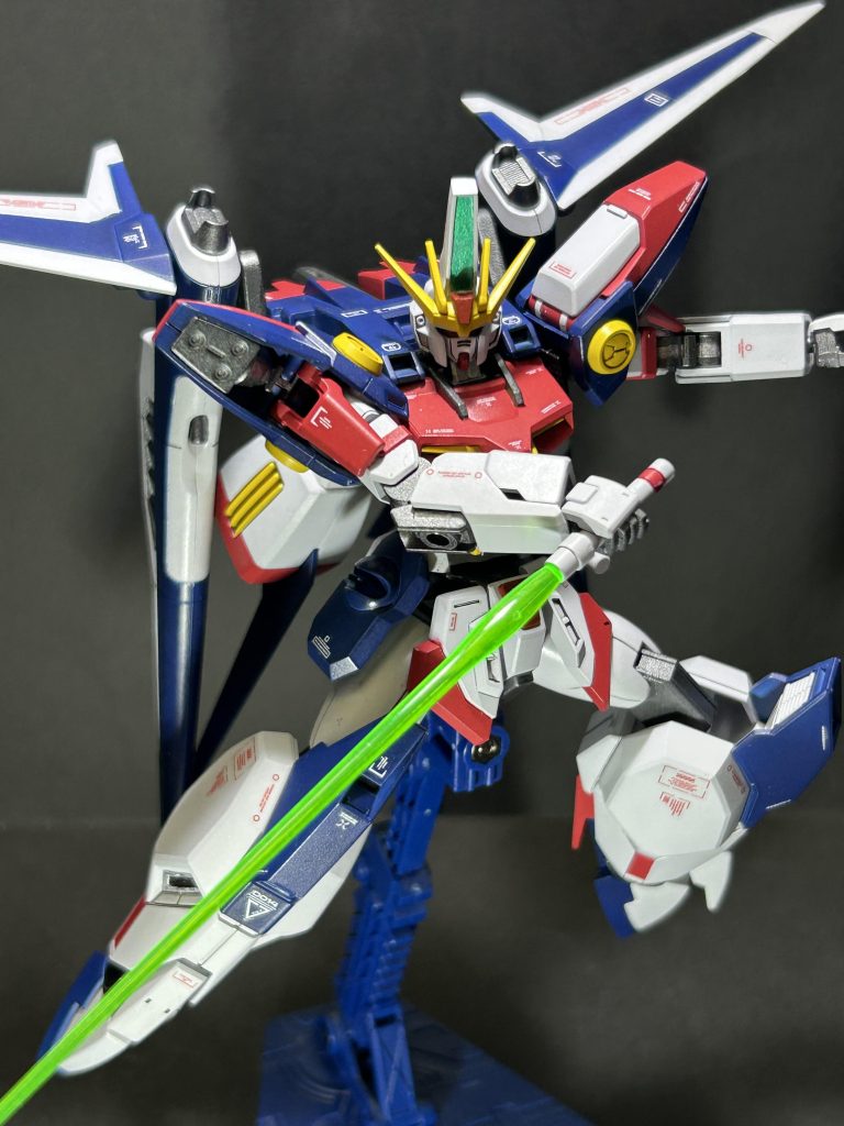 ビームサーベル構え。