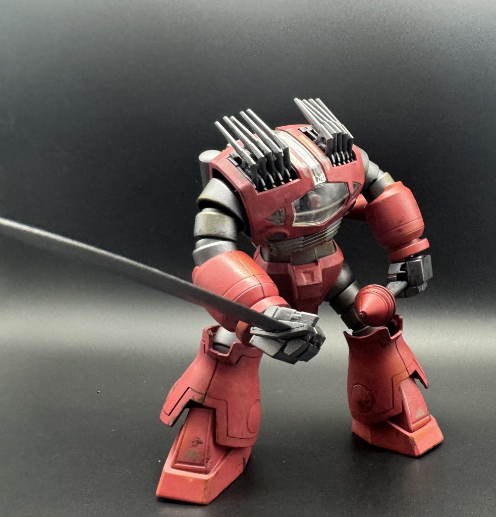 ジオン残等マラサイに合わせて赤にしました。ユニコーン版とオリジナル版、ジャブローカラーを足して割ったような配色。配色の難しさを知りました。