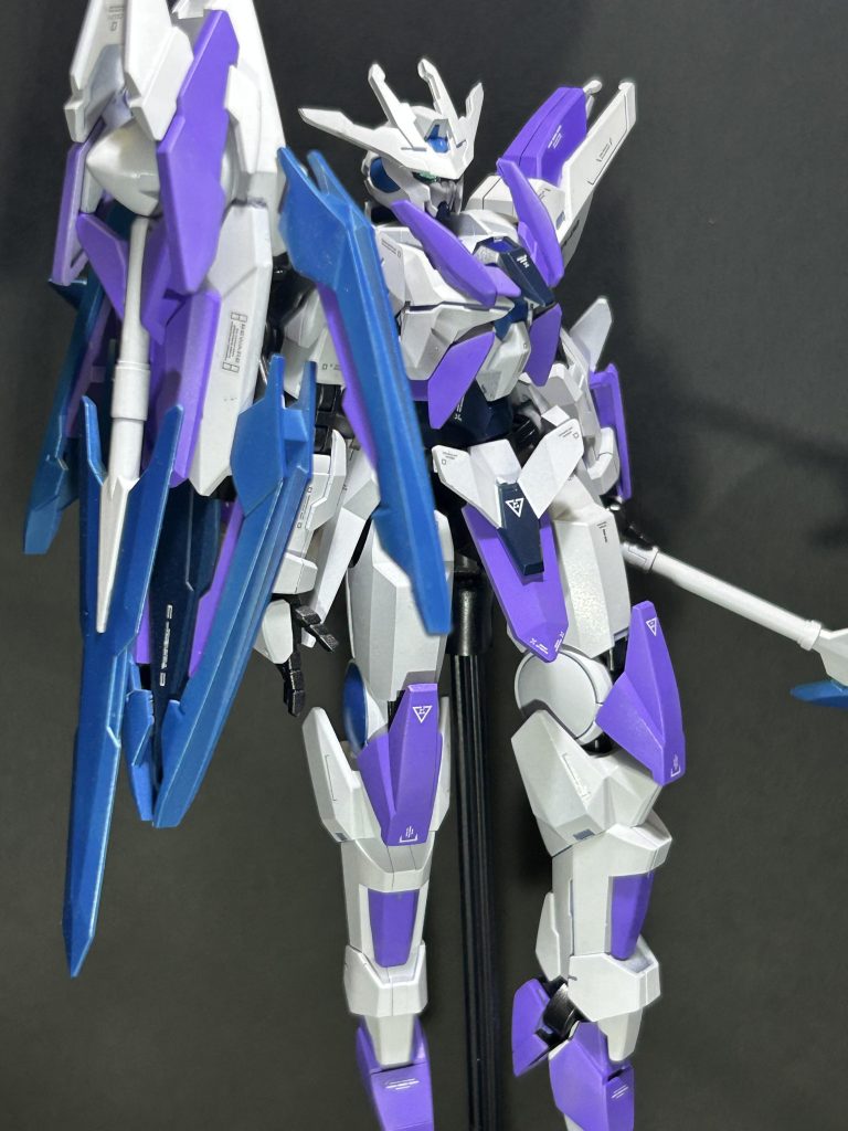 デカールは初めてグレーを使用しましたが、落ち着いた色合いになってアナザータイプかつラスボス感が出たのではないかと思い満足です♪