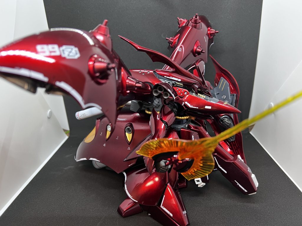 濃い赤:EXブラック→スターブライトアイアン→Gaiaクリアーレッド50%+クリアー50%4層明るい赤:EXブラック→スターブライトブラス→Gaiaクリアーレッド50%+クリアー50%4層シールド黒 プリズムブルーブラック金　スターブライトゴールド白　EXブラック→NAZCA スチールホワイト武器　クリアーイエロー、クリアーオレンジフレーム　メカサフSuper heavy