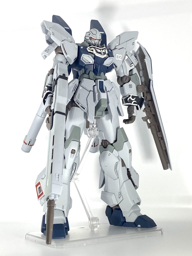 左前からシールドの裏側、少しだけ塗ってます。(タミヤエナメルのクロームシルバー)