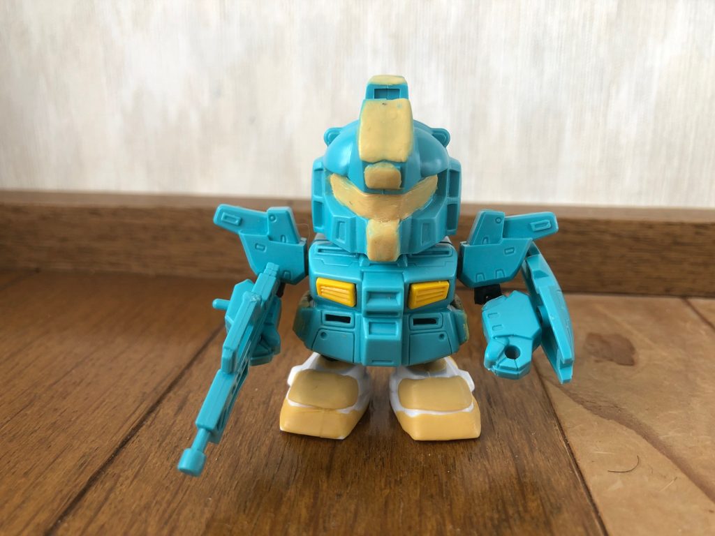 塗装前の状態。各部分をパテ盛りしてます。