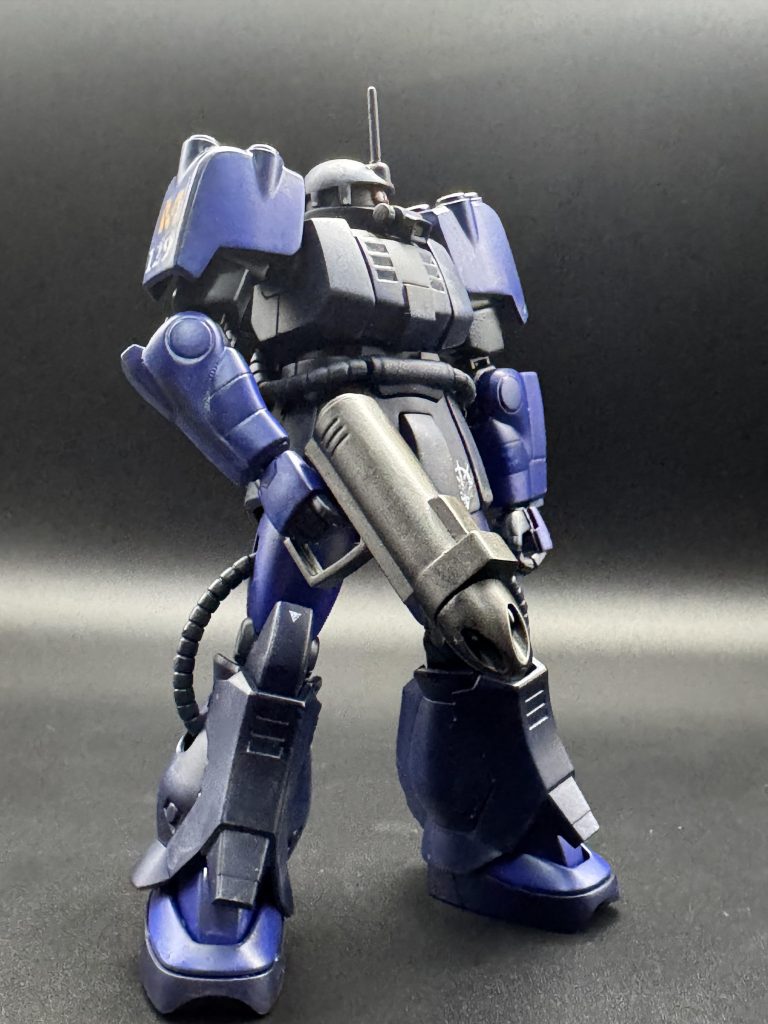 ジオン残等ザクマリナーこちらはブルーデスティニーの色を使いました。