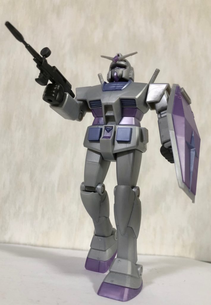 見た目のレトロさと成形色が相まって、「もしもクローバーでG-3ガンダムも発売していたらこんな感じだったのではないか」と思わせまするようなたたずまいが最高です。今後塗装する機会があればちゃんと塗りたいなぁと思います。