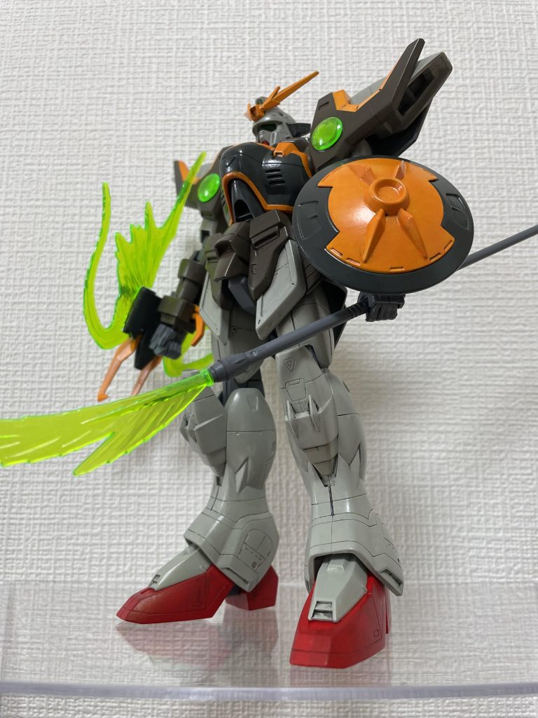 水性塗料で、筆塗り。