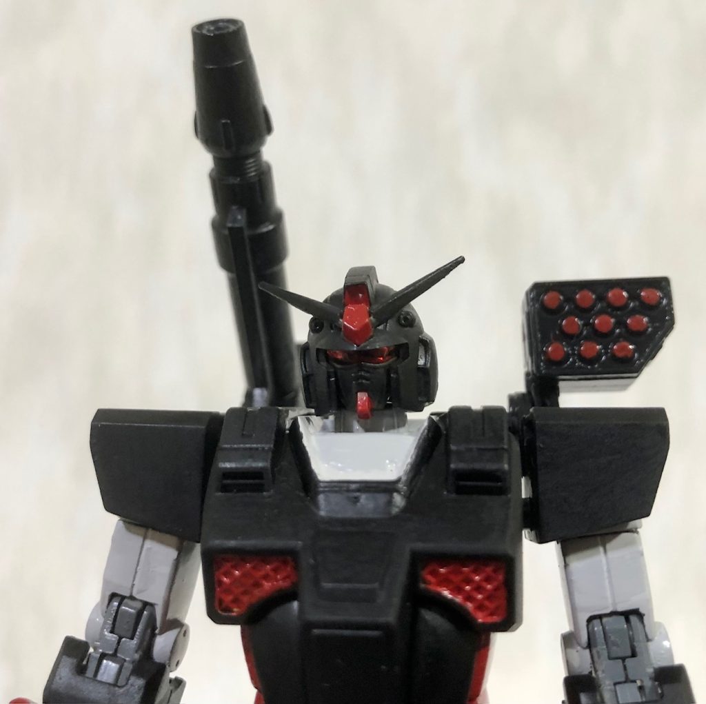 オリジンの規格なのでジムのミサイルポッドも装備できます。