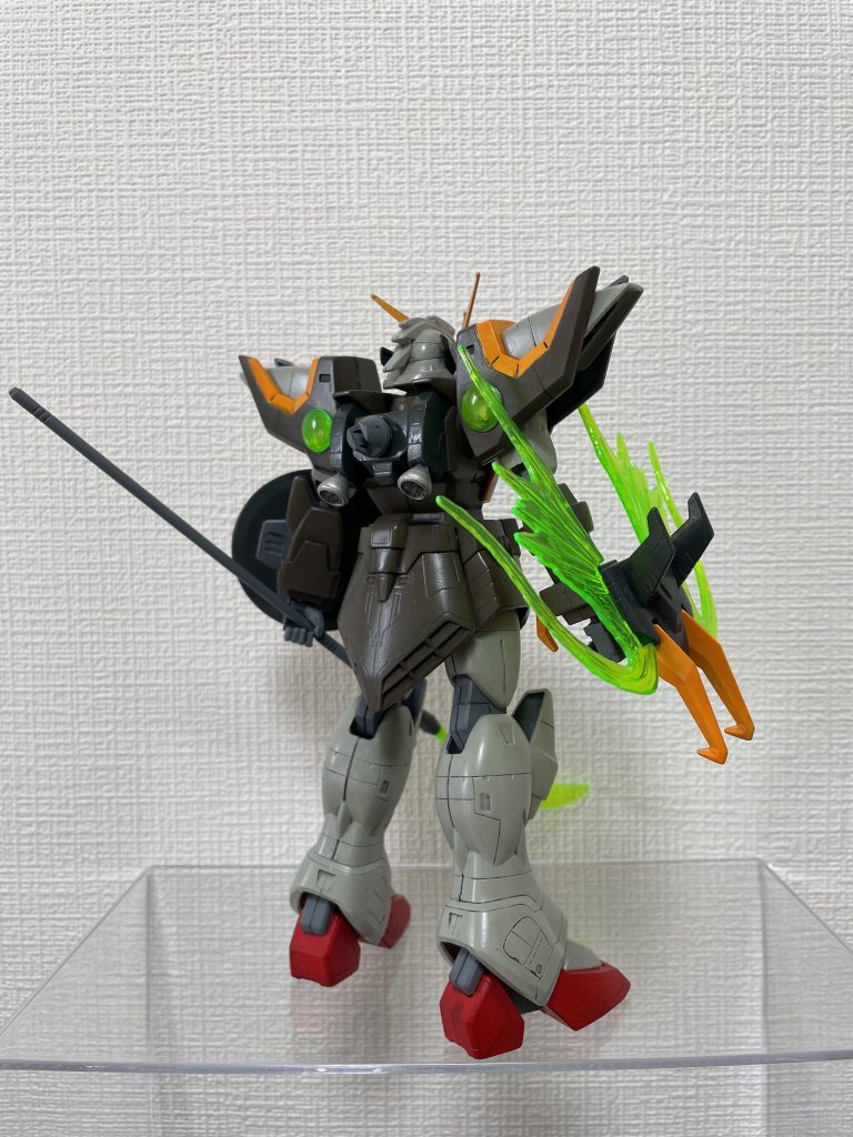 初期型ということで、ドラゴンハングは伸びません。シェンロンガンダムを2個一して、制作。