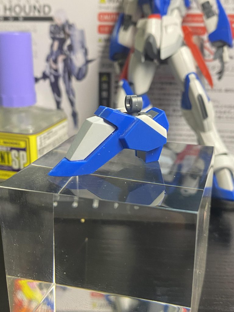 脚部スリッパのソール部分を肩パーツに置き換えヒール化