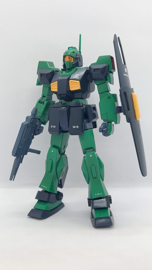 前掛けが四角いな。