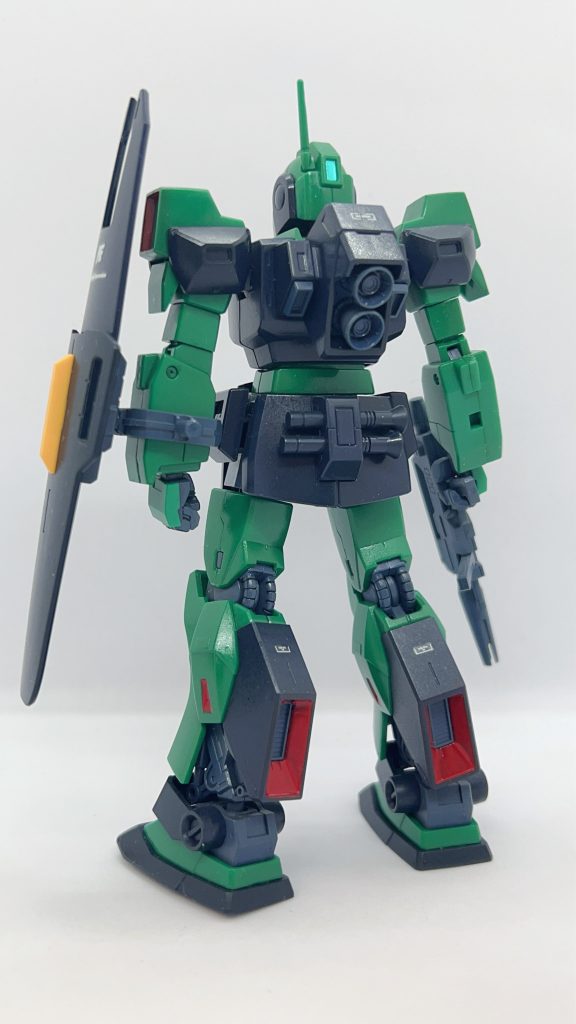 こうして見るとふくらはぎのスラスターが大きいですね。