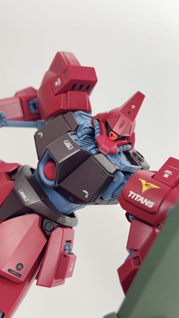 モノアイはHアイズに変えました。