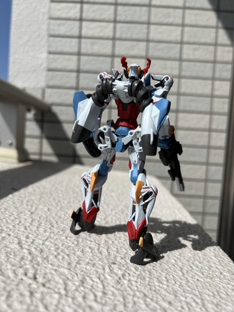 バックパックのスラスター?の空洞感がエアブロアーを想像しハイパワーの推進力が得られそうと勝手な想像してしまいました。