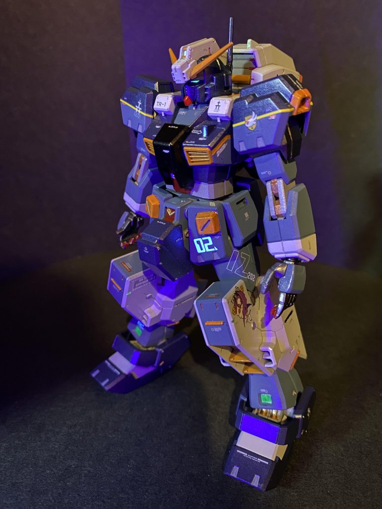 細部は違いますが、これまで塗装してきたヘイズル系のパーツを色々組み替えて、ほぼ初代ヘイズルに近い形態を再現。