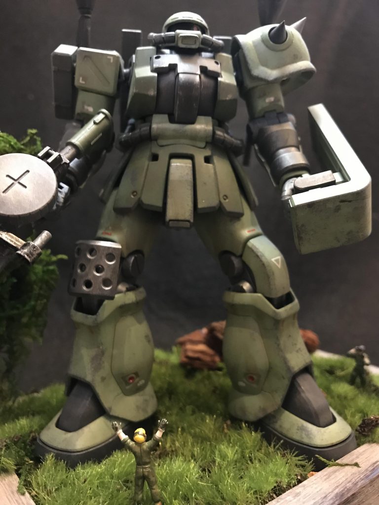 今は100均でジオラマ 素材を集めやすい、良い時代ですねガンプラ制作とはまた違う難しさがありますね