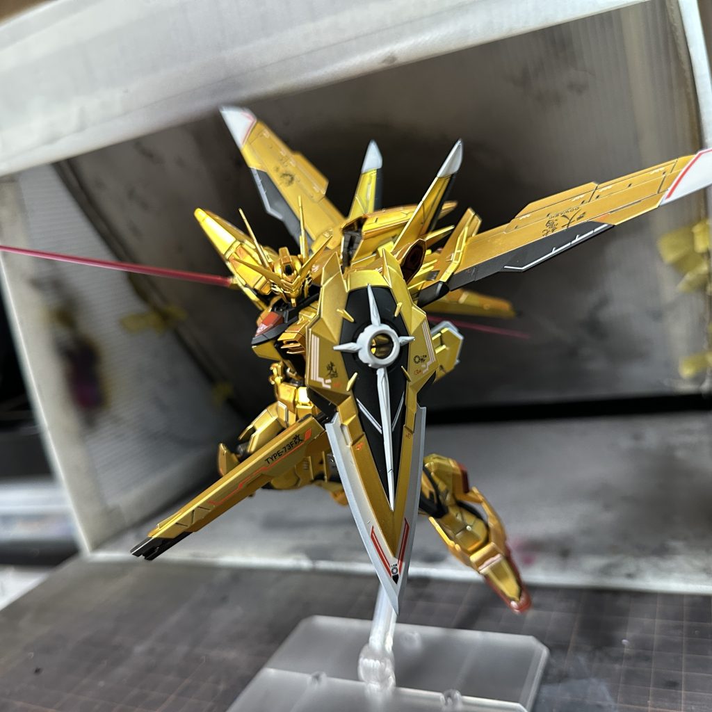 RG アカツキ 部分塗装つや消し仕上げ–4枚目/制作者:蒲焼3太郎