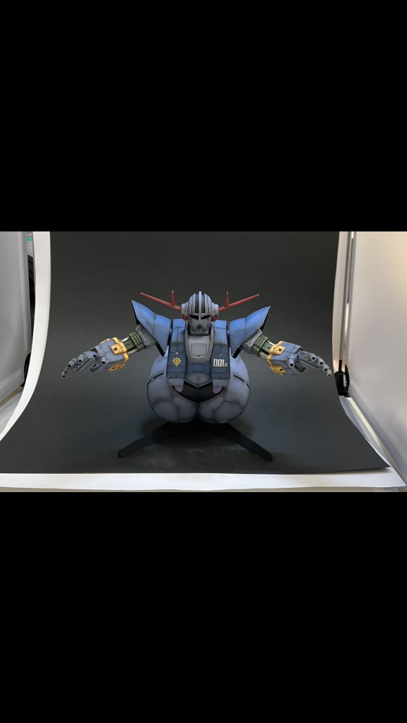 最後にウォッシング、ウェザリングを行い、つや消しトップコートを吹いて完成ですっ！1枚目の写真はアニメの1シーンを再現しようとしたのですが、あんまりそれっぽくなかったですね😂でも背景の宇宙は上手く再現出来たんじゃないかなーって思います笑拙い文章だったと思いますが最後まで読んでいただき、ありがとうございました😊