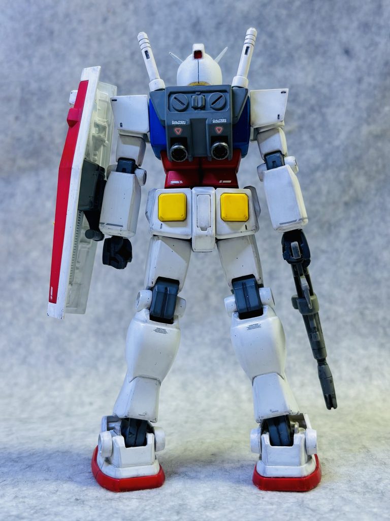 白い機体の汚し方は難しいですね（ ;  ; ）