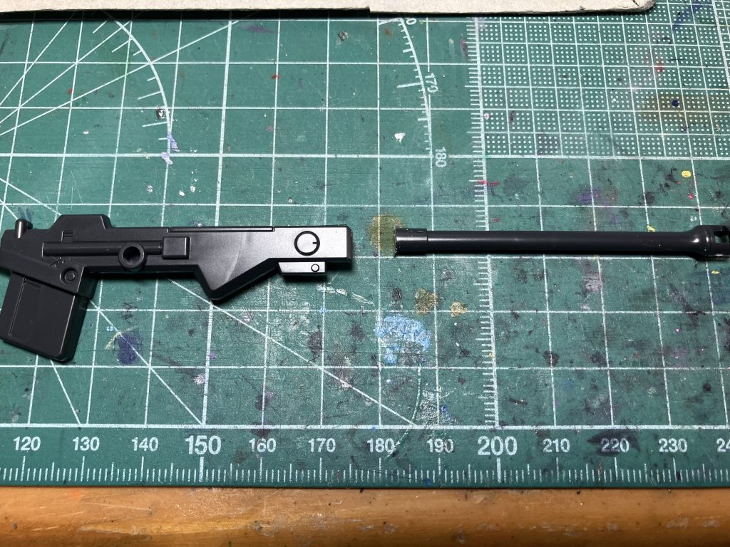 ドーバーガンの砲身は片方で切り離して合わせ目処理。