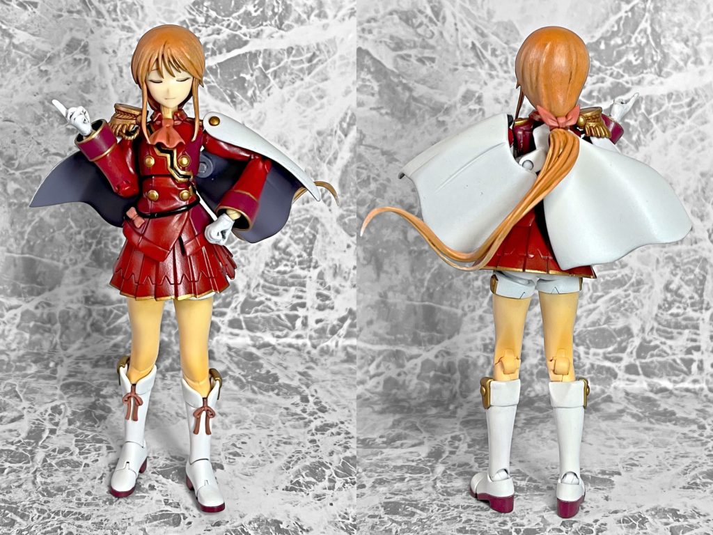 頭部はプルツー、身体はトウカイテイオーを使用しています。アイデカールは目閉じ顔を使用し、眉毛の角度を変えて貼りました。背面のマントはゼロガンダムのマントです。