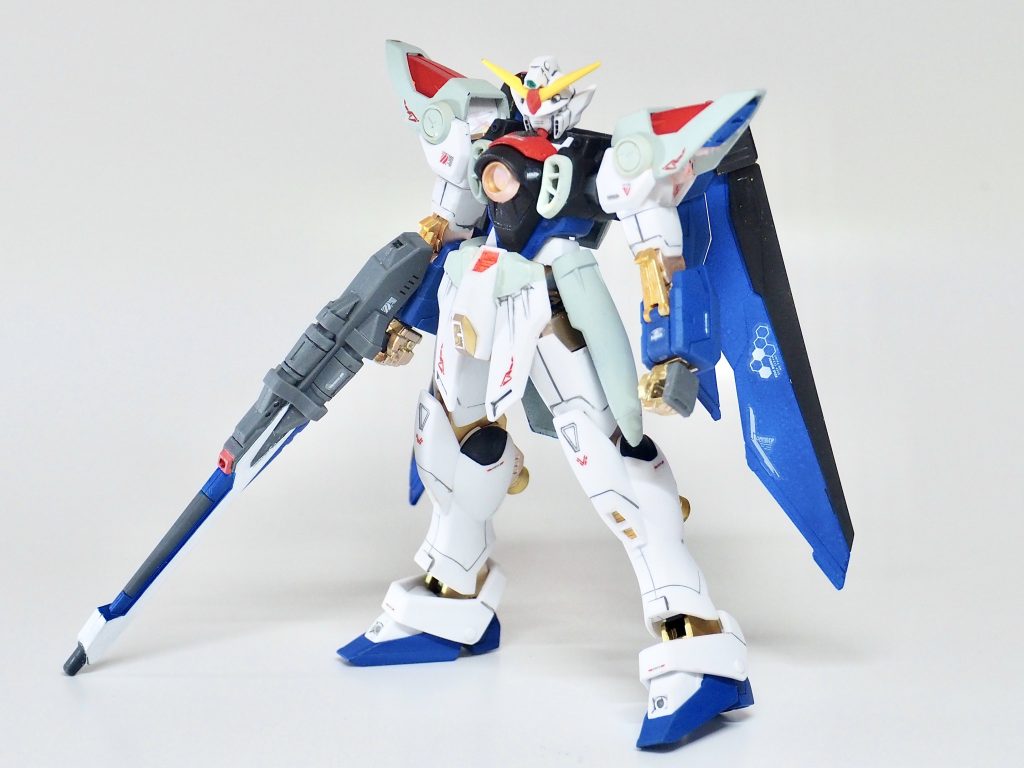 まぁ、どうでも良い設定を取って付けただけで、ストフリ風に塗装したウイングガンダムです（笑）特に理由は無く、翼があるからフリーダム系のカラーに塗装したかっただけです(^◇^;) 