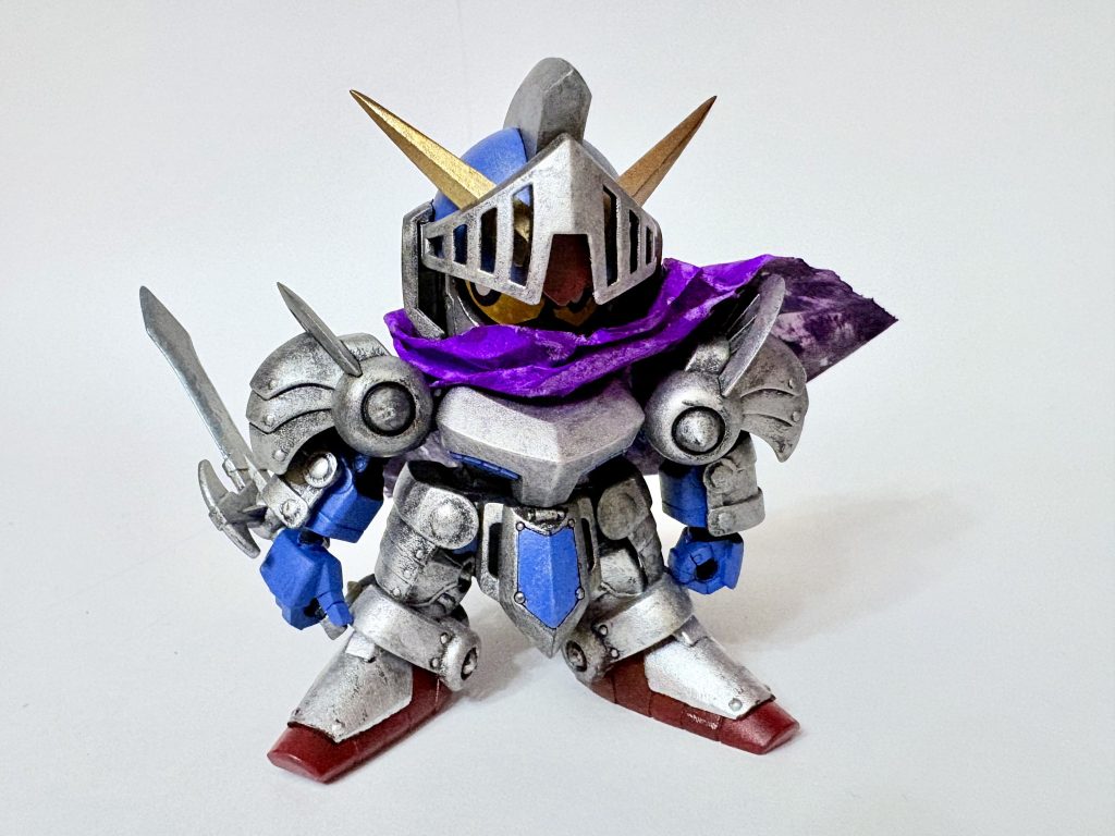 正面から作るにあたってzen-boさんのナイトガンダムを参考にさせて頂きました。少しでも近づけたらと思ったのですが、まだまだ技術が足りません筆塗り全塗装なんですが、メタリックを塗るのってメッチャ難しいですね今まで一部分だったので下地を黒くしとけば、なんとかなったんですが、今回は全身だったので思ってたんと違う結果になってしまいました。泣