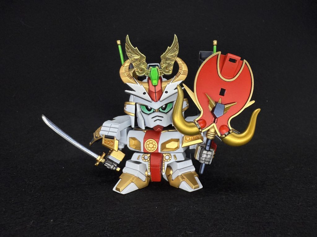 以上、長くなりましたが、BB戦士 頑駄無大将軍でした。本キットは“頑駄無大将軍“として発売され、後に二代目の称号が付与されたわけですが、事実上、一番最初に発売された大将軍ということになります。“天下統一編“がBB戦士の入口だった自分としては、少し遡る形で触れることになったキットですが、そんな自分としても“大将軍“という記号が初めてて形になった特別なキットでした。子供の頃憧れたキットを今の技術で作る、なんとも心躍る時間でした。最後までご覧いただきありがとうございました(gundam-kao6)
