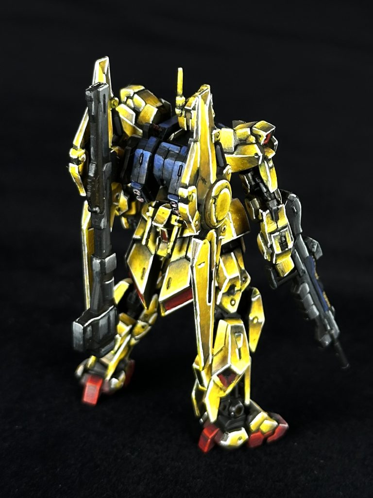 バックショット後ろ体重になってカッコ良く撮れないので、また台座など作って再撮影したいですね