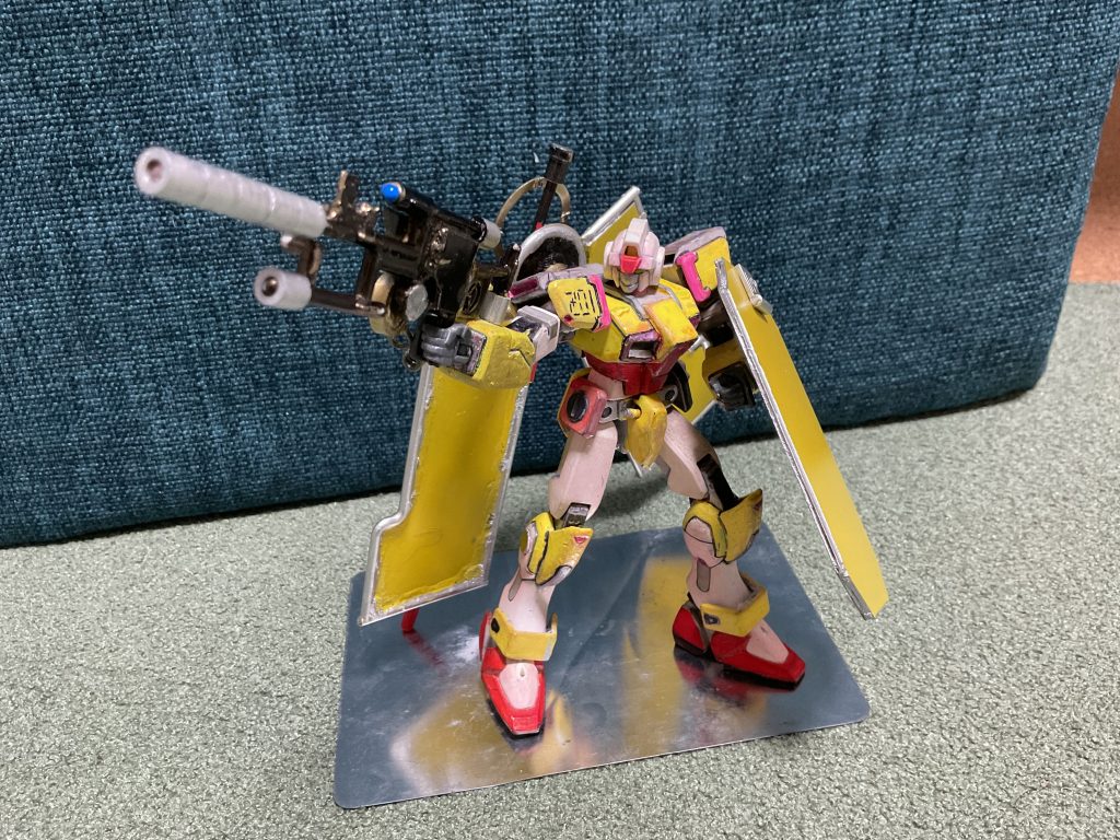 アプロディーテー　ヒート・ライフル攻撃力が低いが、距離、連射速度、命中範囲、精度に長所を持つ一応ビームライフル。テロリスト相手に威嚇を行ったり装甲や関節を溶かして妨害する球の様なビームを射出する。このビームは青白く視認性が高いのも特徴である。特性上貫通力は無い。銃口の下には近距離ではあるがコールドビーム(冷却放射器)を装備している。ヴェネスとワイヤーで連結する事で連射速度とエネルギー切れを気にする事なく撃つ事を可能にできる。遠くから見ると泡がを大量に噴いている様に見えることからアプロディーテーと名前が付いた。GMDのみだが、ポイントに装着する事でグリップを持たなくても利用する事ができる。