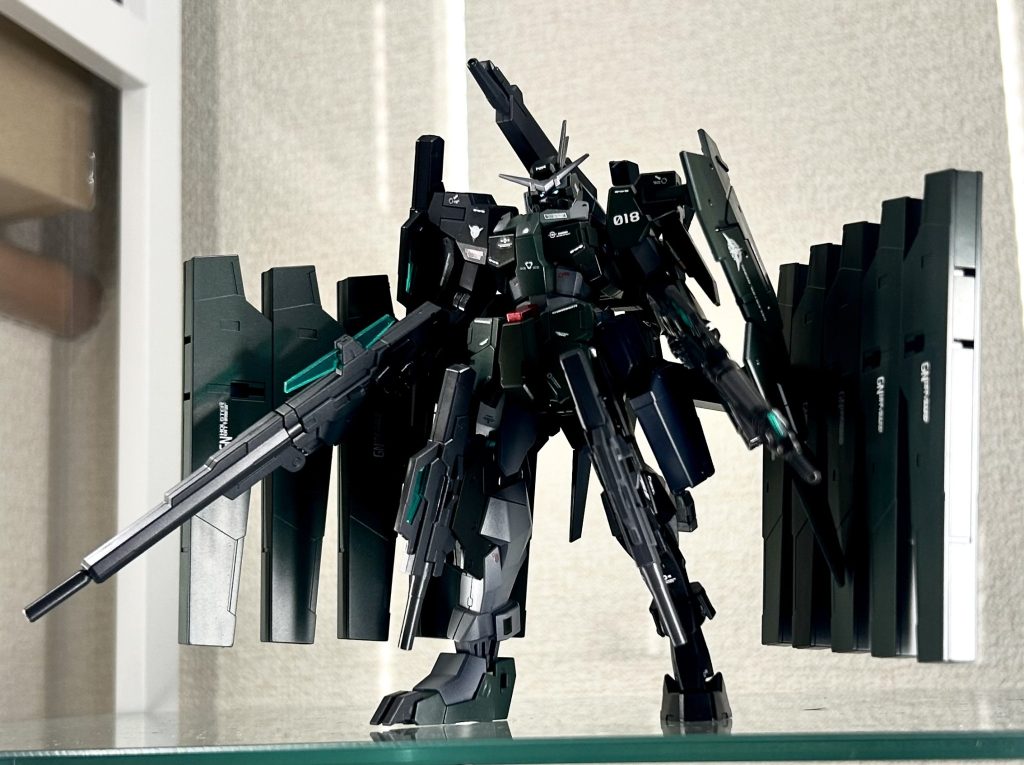 ガンダムストラトス TYPE.N.L フルバレットGNホルスタービットとバックパックにGNビームランチャーを追加し、オールレンジ攻撃が可能となった最終仕様