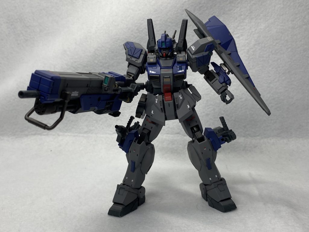シェキナーを構えての一枚!腕をペイルライダーキャバルリーのものをそのまま使用しているのでシェキナーも問題なく持てます!逆を言うとこれを無理なく持たす為に腕をキャバルリーのものにしてます。(当初はMk-Ⅱのものにしようとしてました)ただそのおかげで腕部にキャバルリーのビームガンを付けれているのでこの構成にしてよかったと思っています。