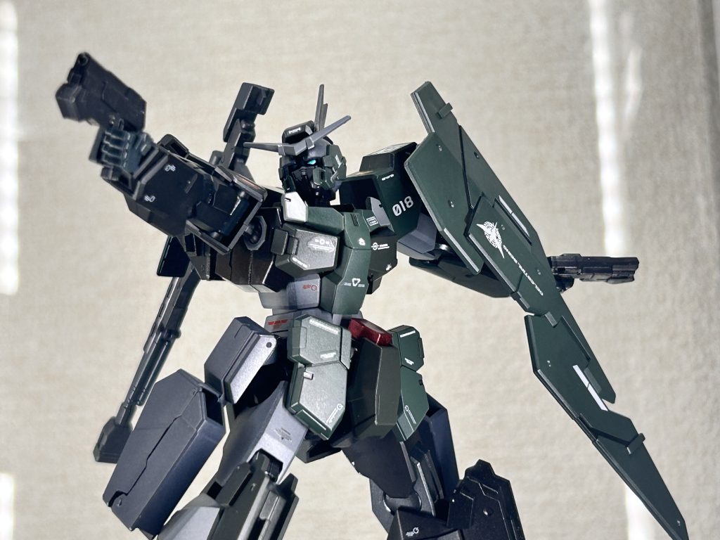 このGNビームピストル2丁持ちがたまらんのですよ。ストライクノワールやヴィダールも好きです。