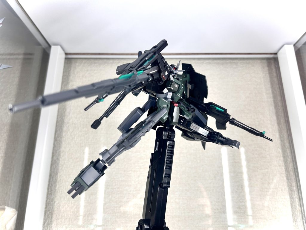 ガンダムストラトス TYPE.N.L上記2タイプを合わせた形態。狙撃も早撃ちも戦況にあわせて対応可能
