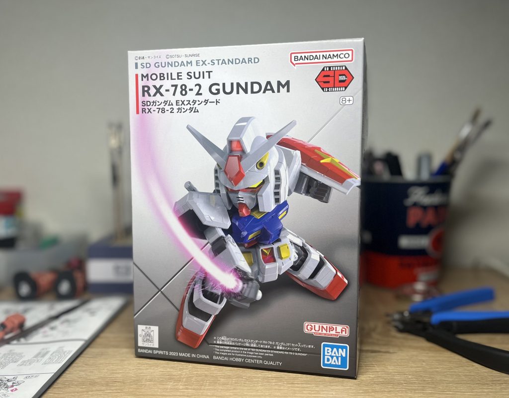 左にちょろっと見えているのですが、RGのシャア専用ザク作ってる途中なんですよね😓RGを作るのに疲れたので、息抜きとしてSDを作ろうと思いました