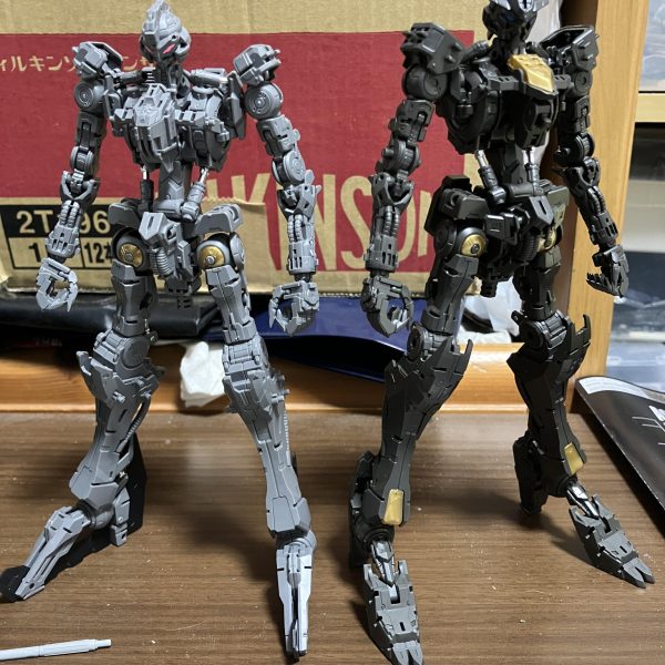 MGヴィダールとMGバルバトスのフレーム並び