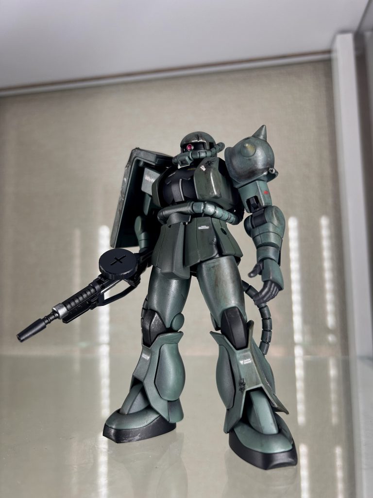 軽めは普段やっていますが、本格的なウェザリングは久しぶりで緊張しました。ダメージ加工の相棒ライターもご無沙汰でした。