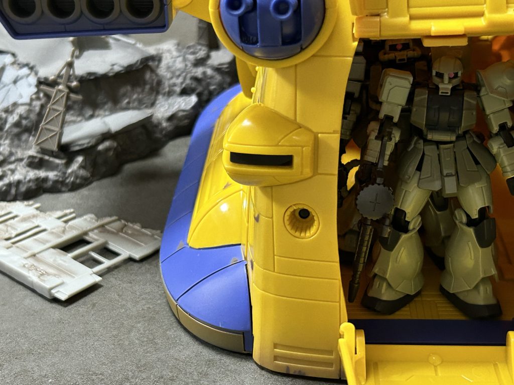 市街地蹂躙–4枚目/制作者：ペケペケ