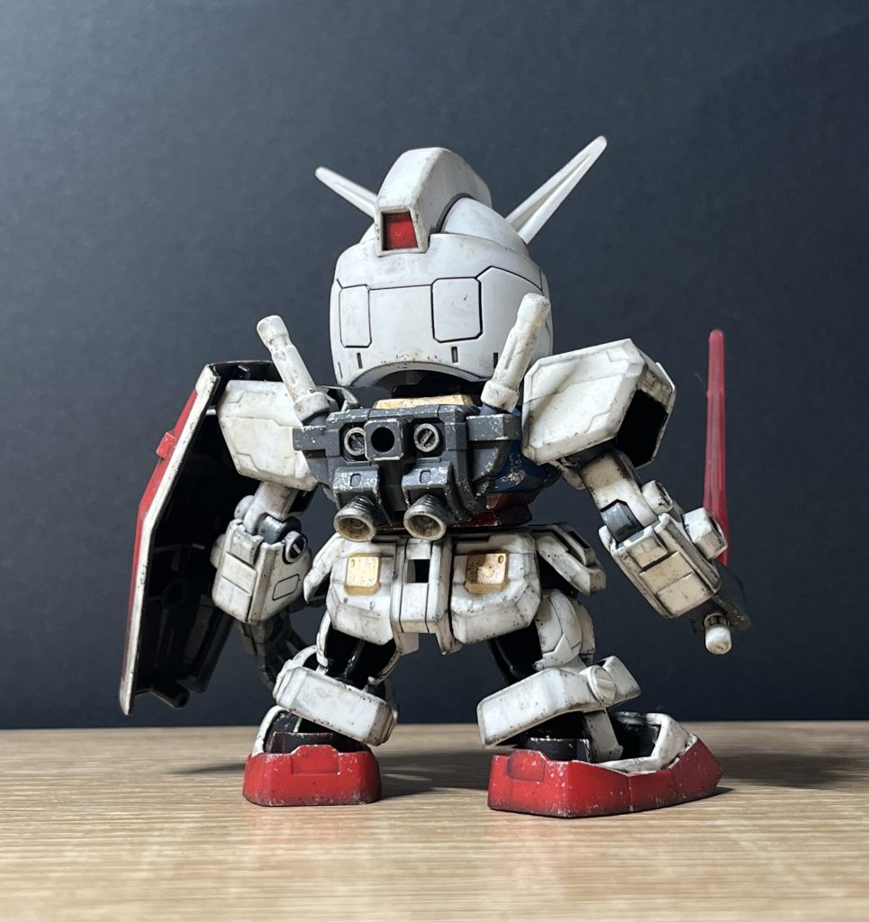 ウェザリングをすることで、ムラがかなり誤魔化せてる…ハズ ここまで見て頂きありがとうございました🙇🏼♂️次回は投げ出しているRGシャア専用ザクを作ろうと思います