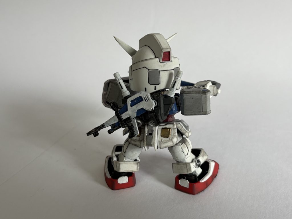 バックショットです足の長さをタグを使って5mmほど延長してます改造等は別パーツを使わずに、そのキット内のランナーやタグで作ることを心がけています